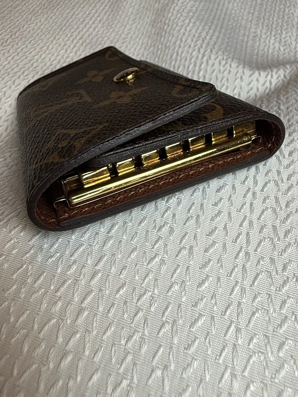 Louis Vuitton Monogram 6 Key Holder - Picture 14 of 15